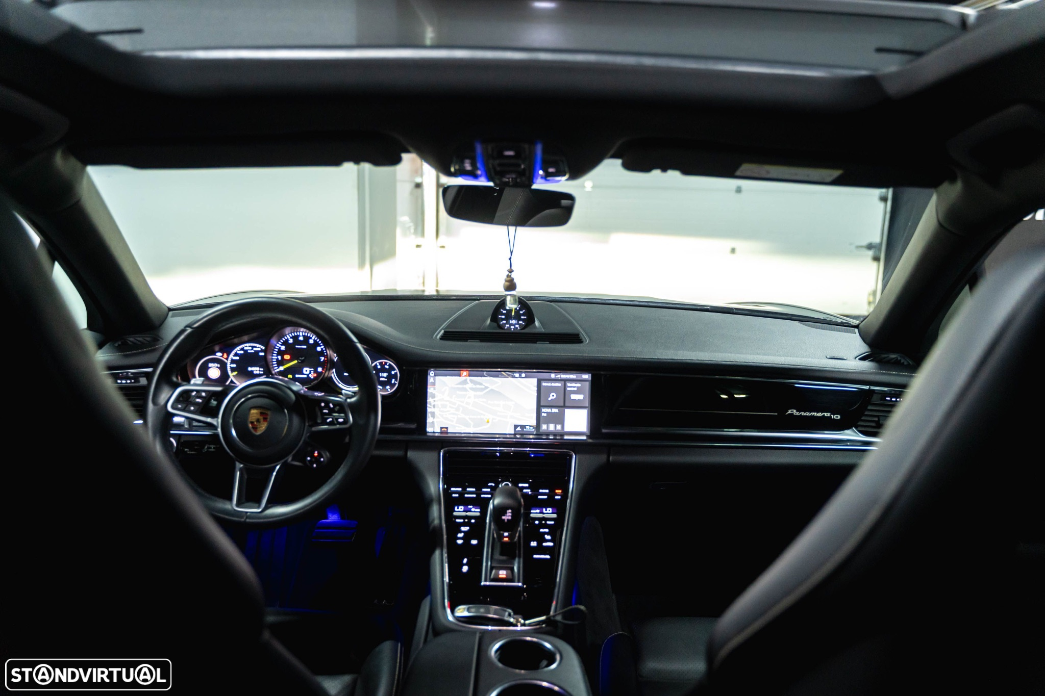 Porsche Panamera Sport Turismo 4 E-Hybrid 10 Years Edition - 16