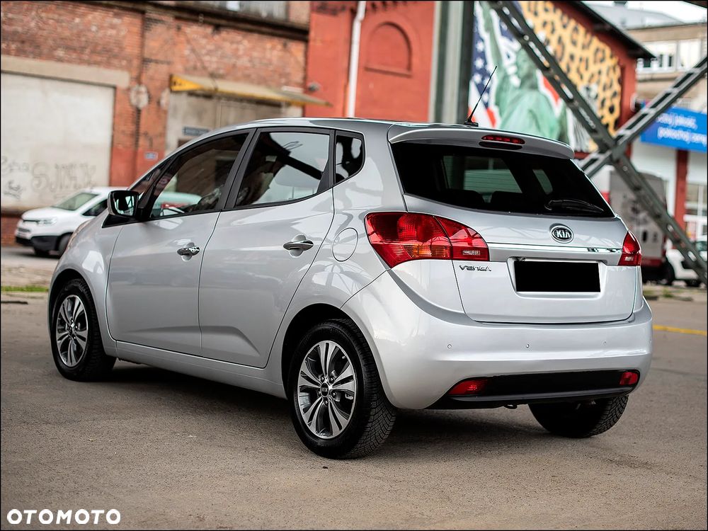 Kia Venga - 8