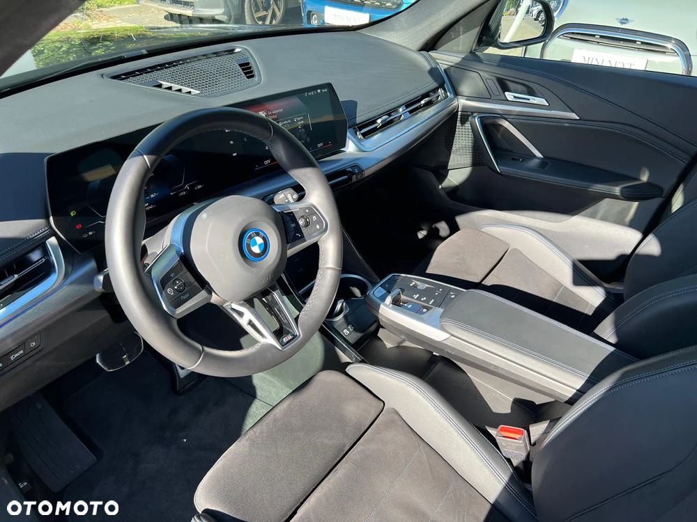 BMW iX1 xDrive30 66.5kWh M Sport - 8