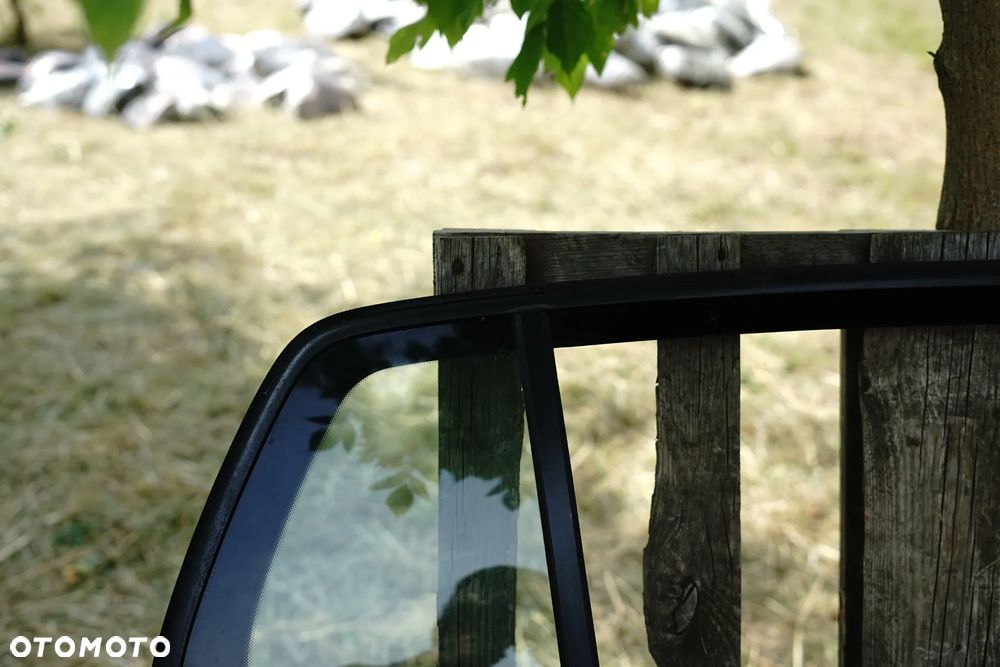 Drzwi tył tylne prawe VW Golf V 5d HB LA7T - 6