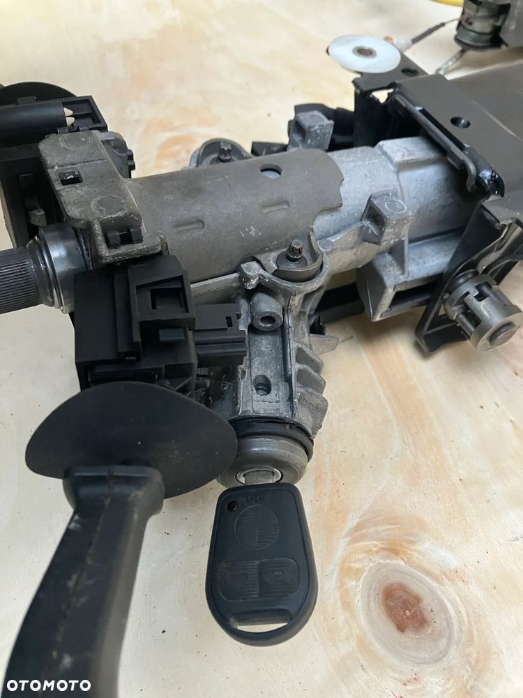 STACYJKA BMW E38 PRZED LIFT WKŁADKI ZAMEK RARYTAS KLUCZYK JAK NOWY !!! ZESTAW ZAMEK PRZYCISK KLAPY 1162655 1162716 8150240 8360401 8360292 8171469 - 13