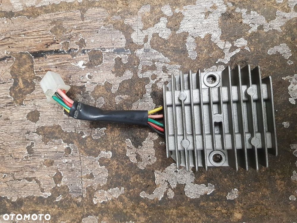 Regulator napięcia Sym Jet 50  675 M9Q - 2