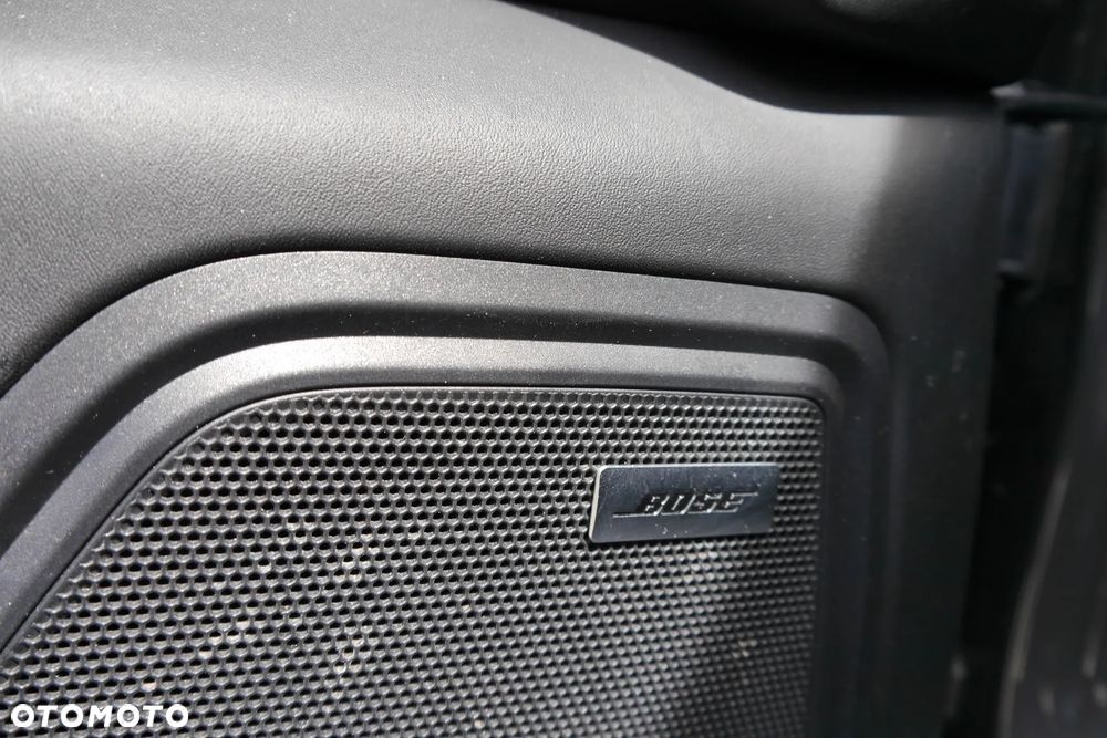 Porsche Macan Turbo - 9