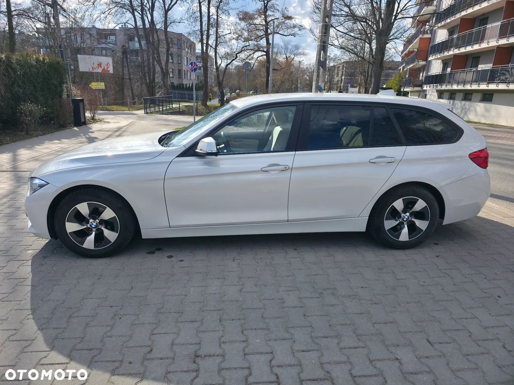 BMW Seria 3 318i - 5