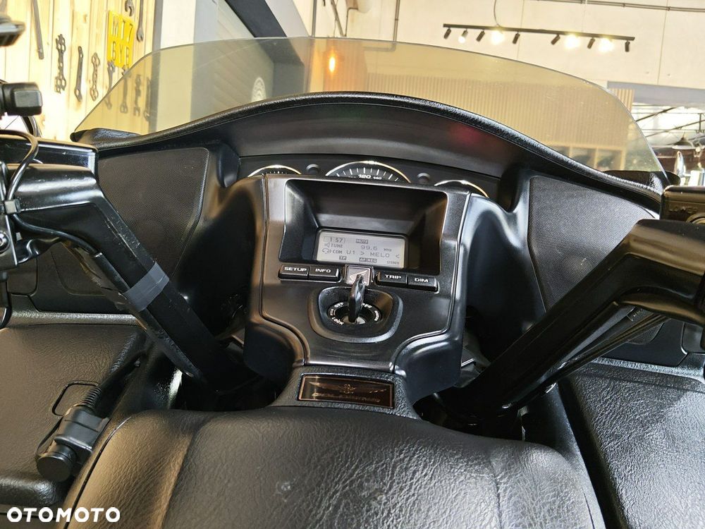 Honda GL - 23