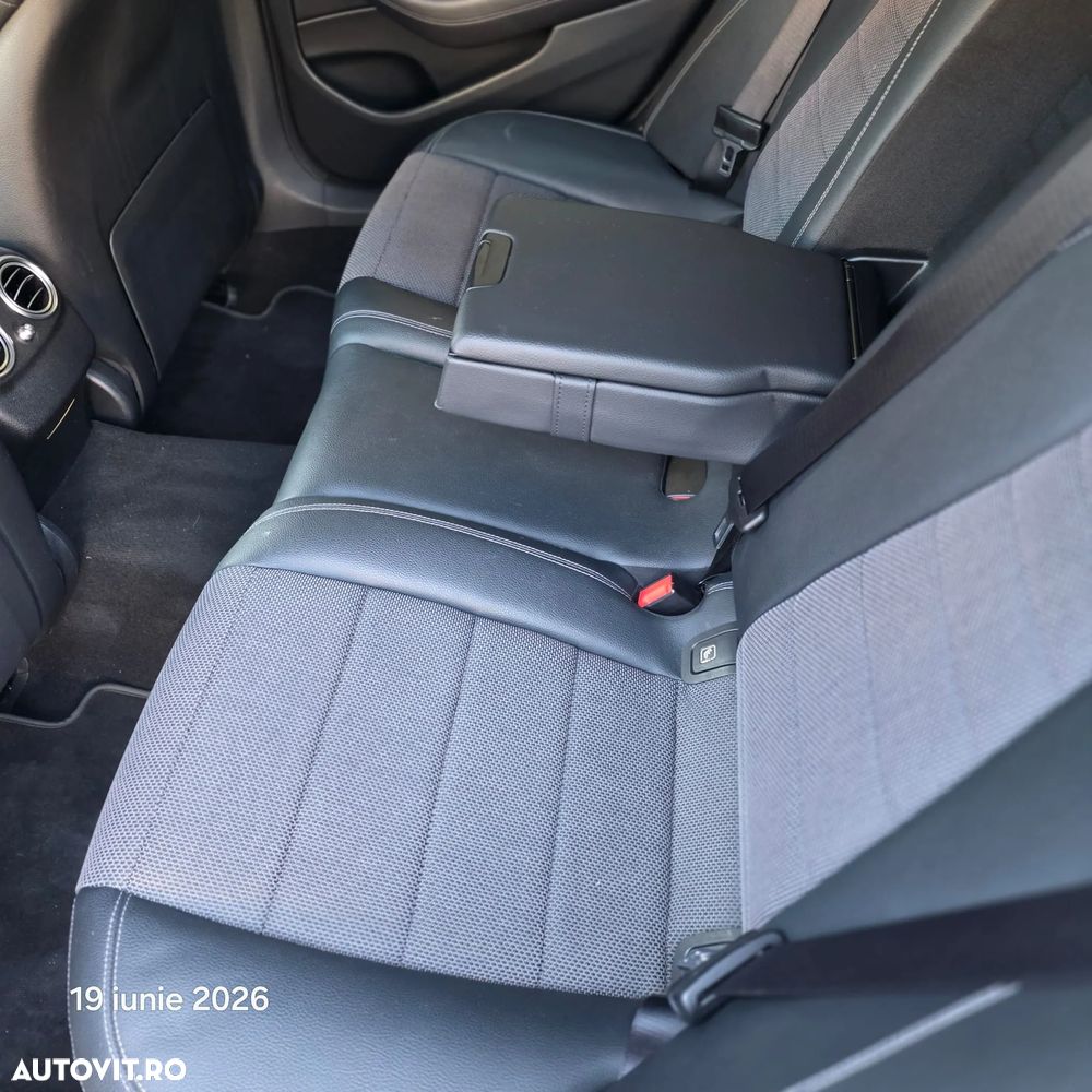 Mercedes-Benz E 200 4MATIC Aut. - 13