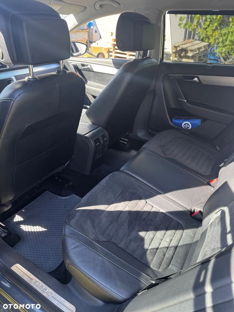 Volkswagen Passat 2.0 TDI Highline - 8