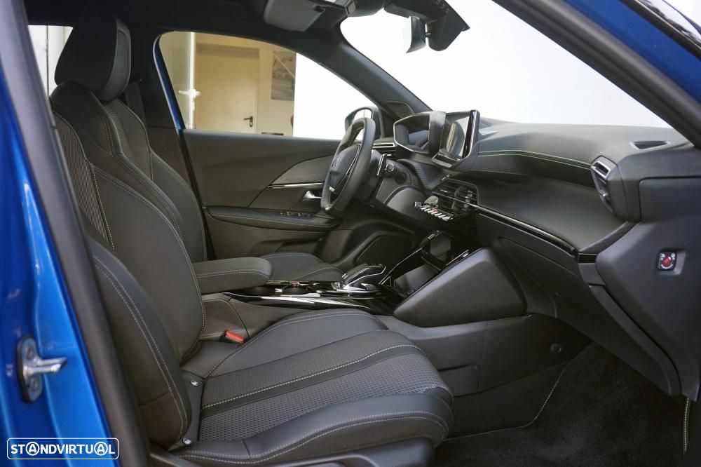 Peugeot 2008 1.2 PureTech GT EAT8 - 5