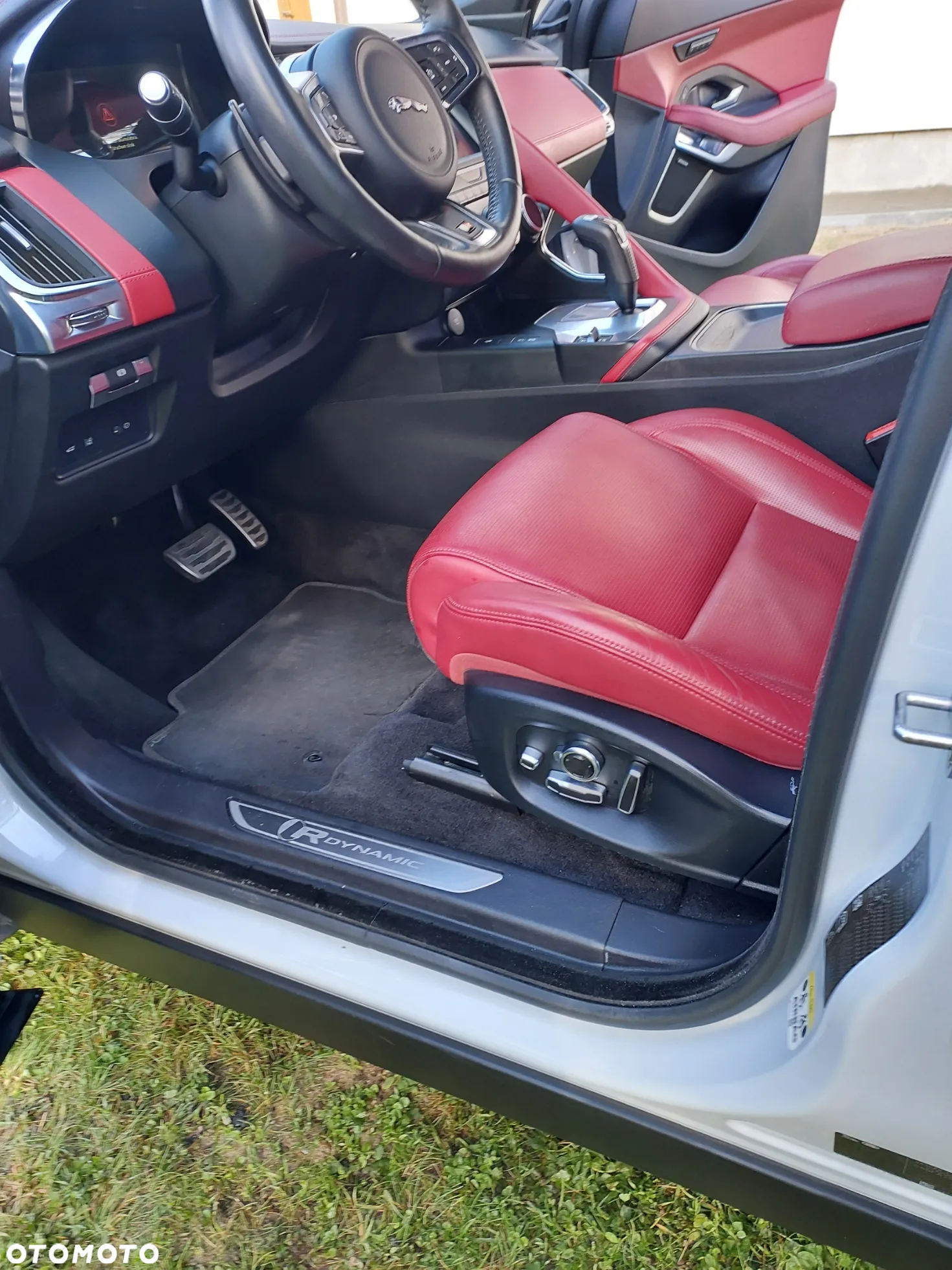 Jaguar E-Pace 2.0 i4P AWD R-Dynamic HSE - 7