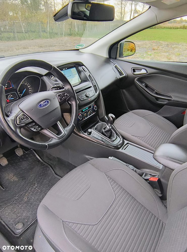 Ford Focus - 11