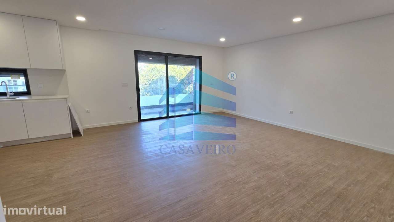 Apartamento T2  com varanda no centro de Esgueira - Grande imagem: 5/13