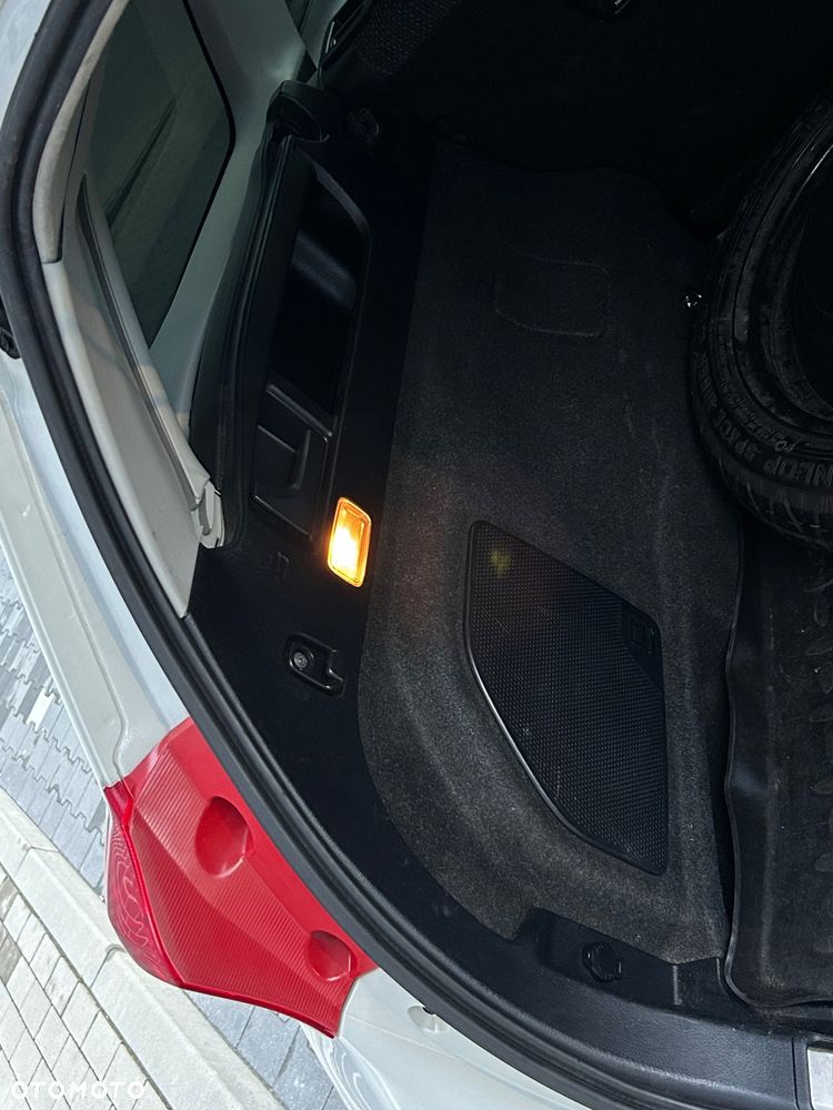 Toyota Auris Hybrid 135 Prestige - 22