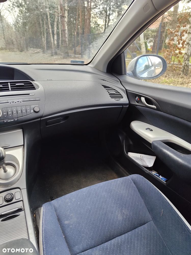 Honda Civic 1.8 Comfort - 23