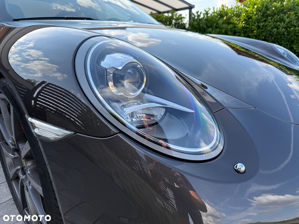 Porsche 911 - 9