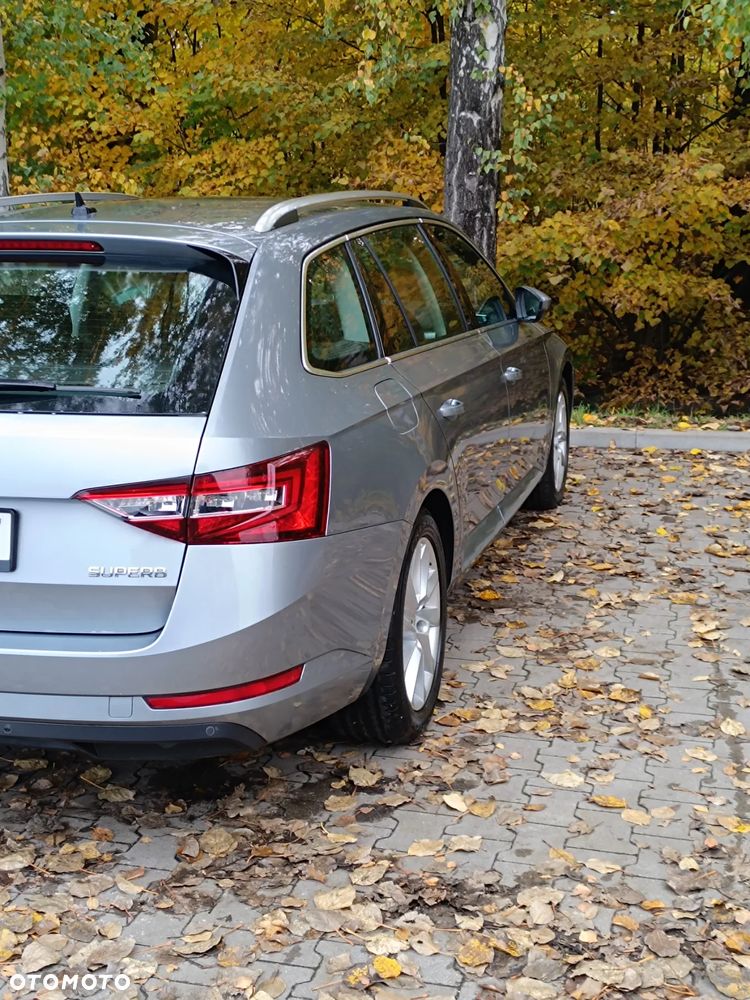 Skoda Superb 2.0 TDI Ambition DSG - 11