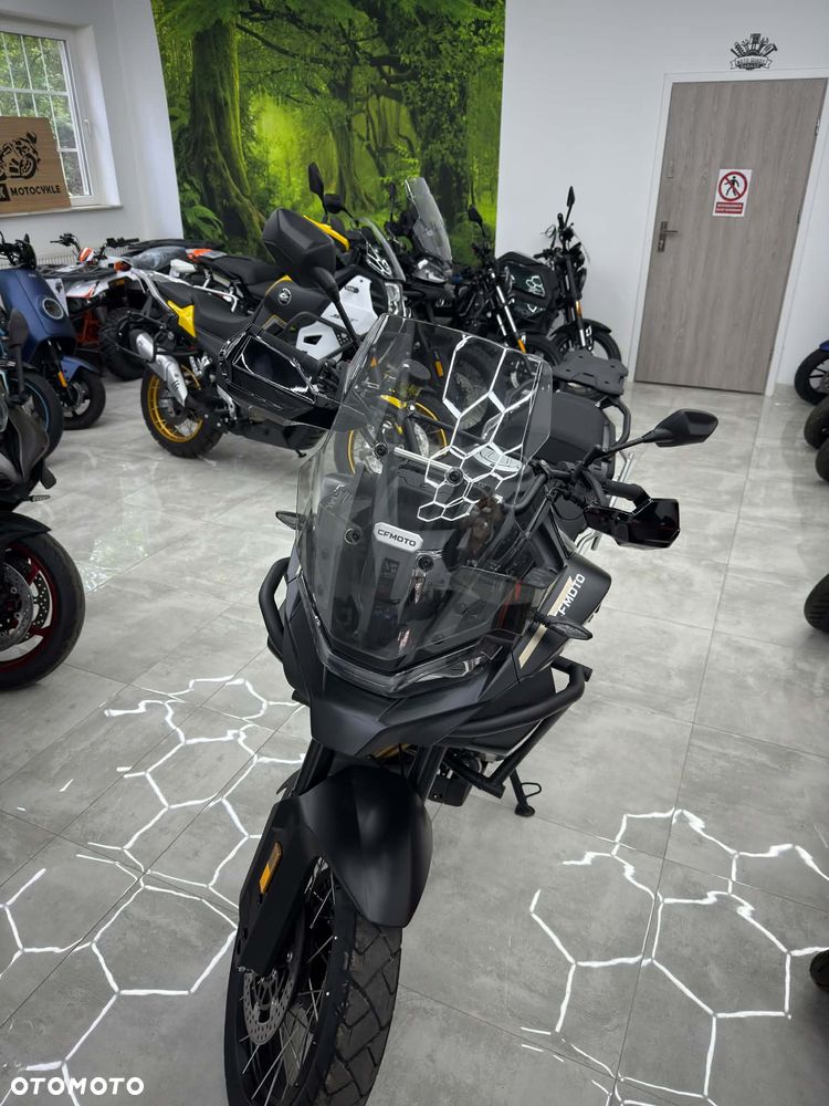 CFMoto MT - 2