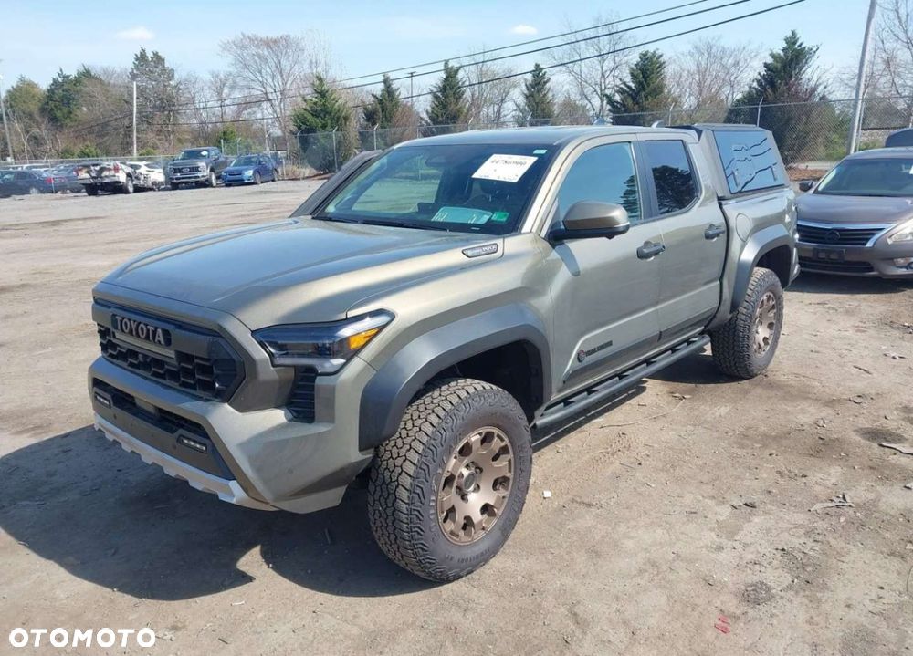 Toyota Tacoma - 3