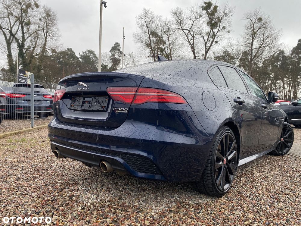 Jaguar XE P300 AWD R-Dynamic HSE - 3