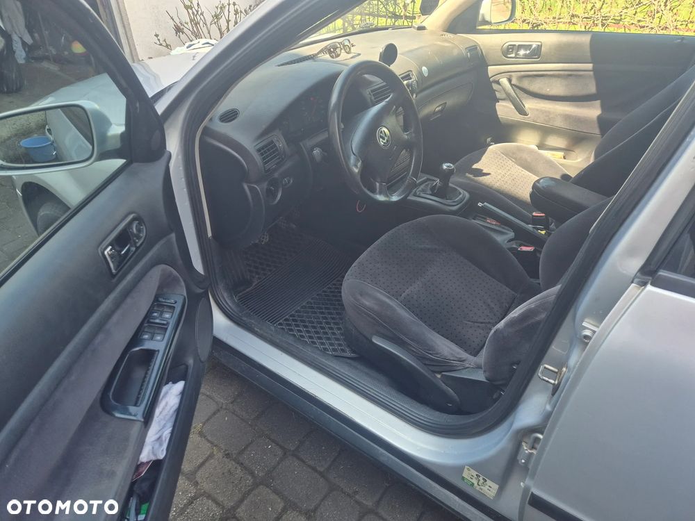 Volkswagen Passat 1.9 TDI - 12