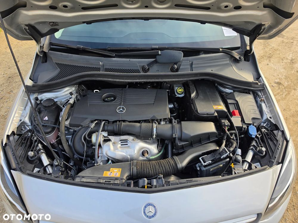 Mercedes-Benz Klasa B 180 (BlueEFFICIENCY) 7G-DCT - 23