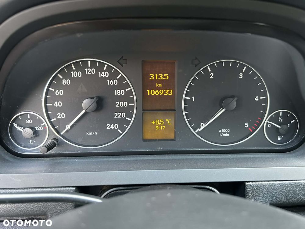 Mercedes-Benz Klasa A 180 CDI Autotronic Avantgarde Special Edition - 17