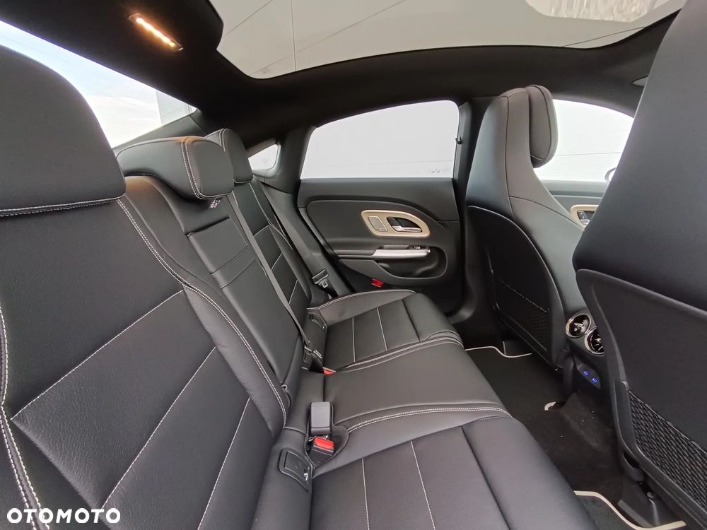 Mercedes-Benz CLA 220 mHEV 4-Matic 8G-DCT - 7