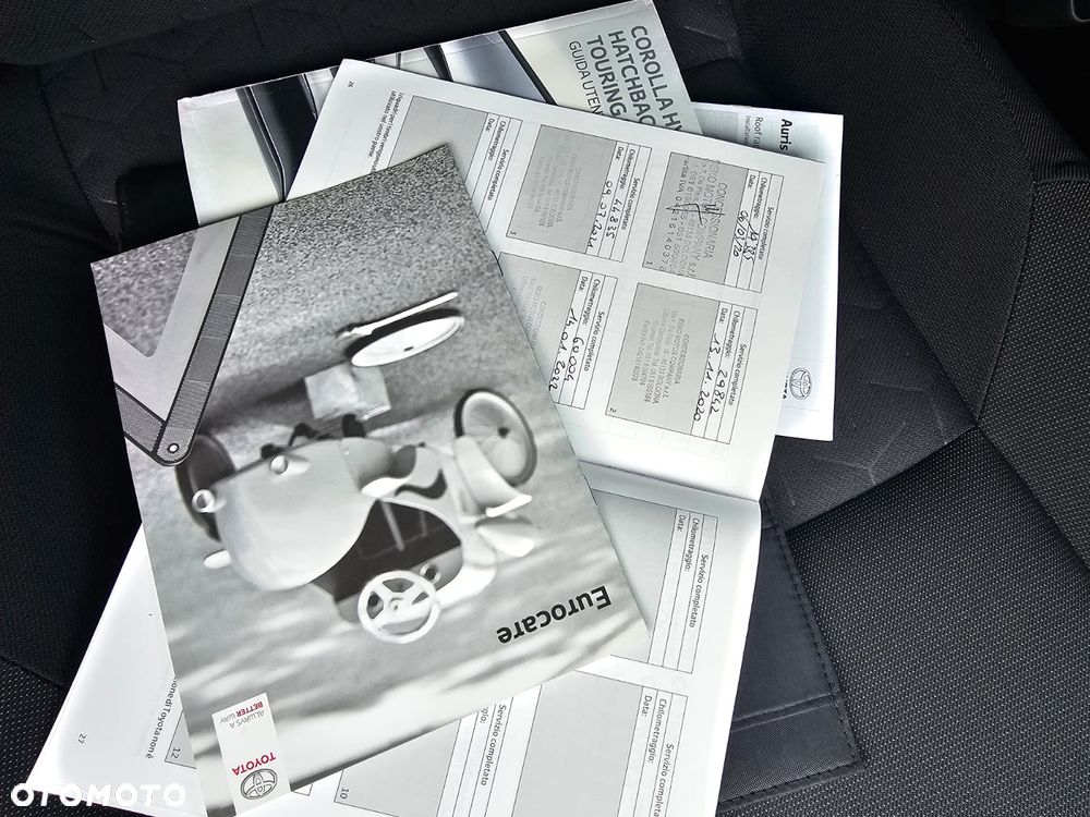 Toyota Corolla 1.8 Hybrid Club - 17