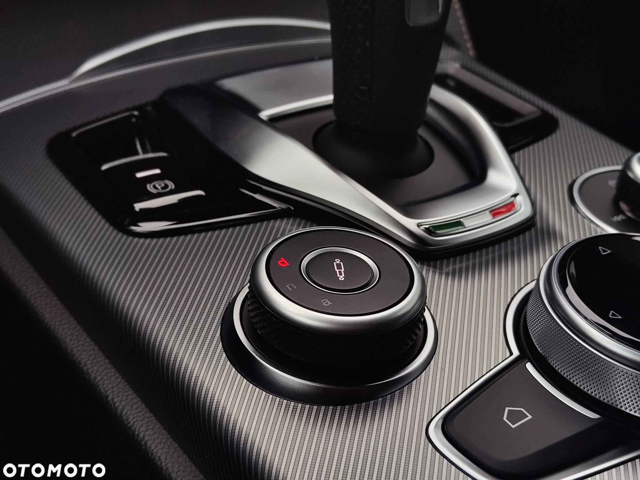 Alfa Romeo Stelvio 2.0 Turbo Intensa Q4 - 14