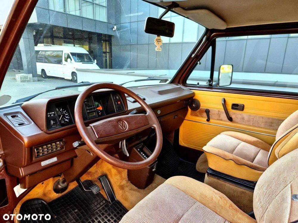 Volkswagen Transporter - 17
