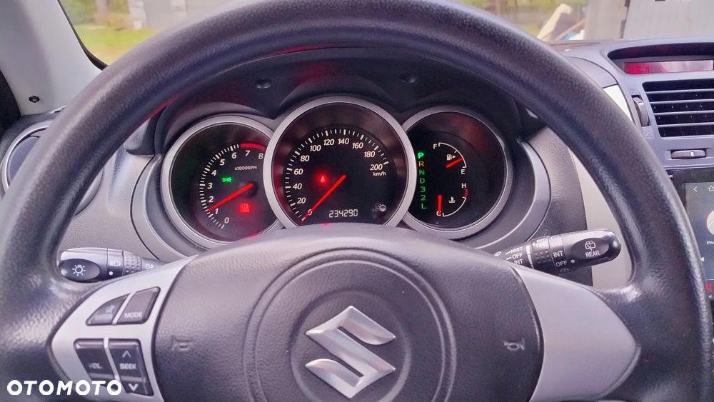 Suzuki Grand Vitara 2.0 Automatik Comfort - 8