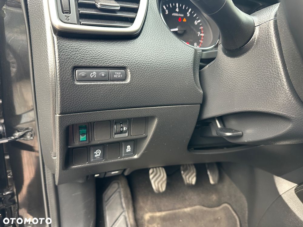 Nissan Qashqai 1.2 DIG-T N-Connecta - 12