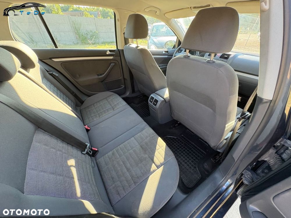 Volkswagen Golf 1.6 United - 31