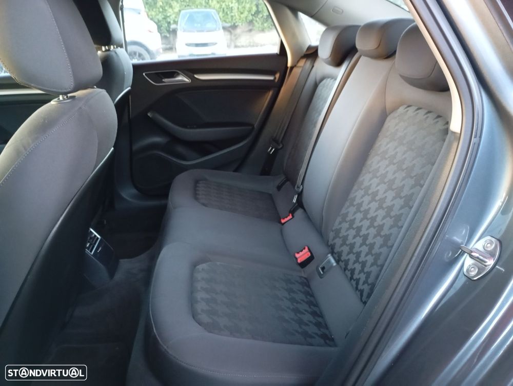 Audi A3 Limousine 1.6 TDI S-line - 7