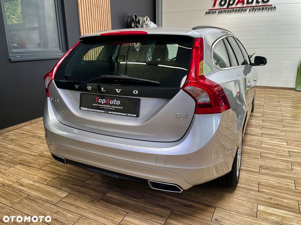 Volvo V60 D4 Geartronic Momentum - 8