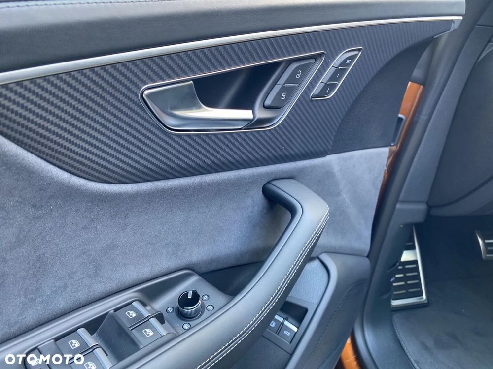 Audi Q8 - 10