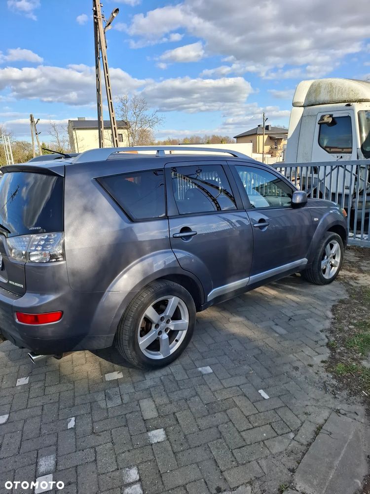 Mitsubishi Outlander 2.4 4WD Intense - 13