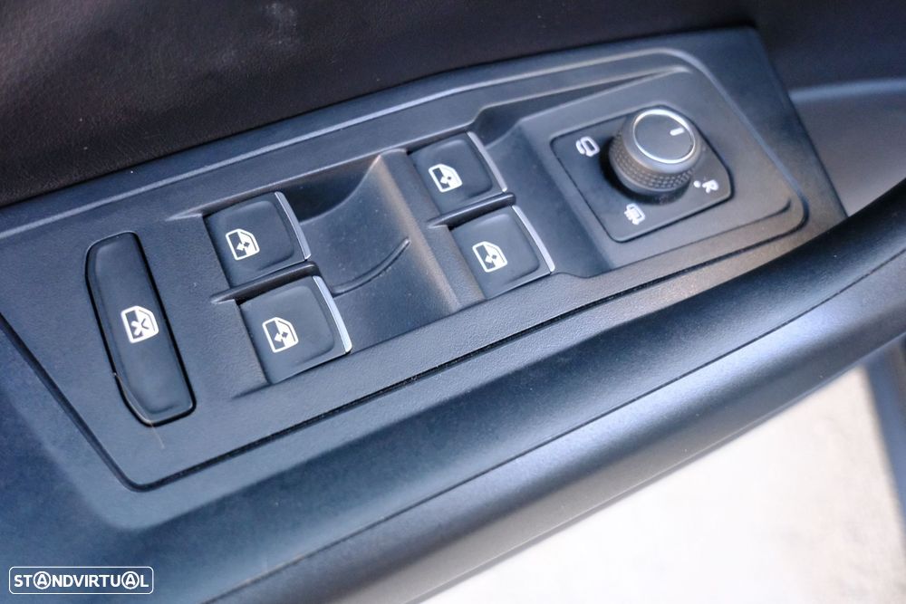 VW T-Roc R 2.0 TSI 4M DSG - 36