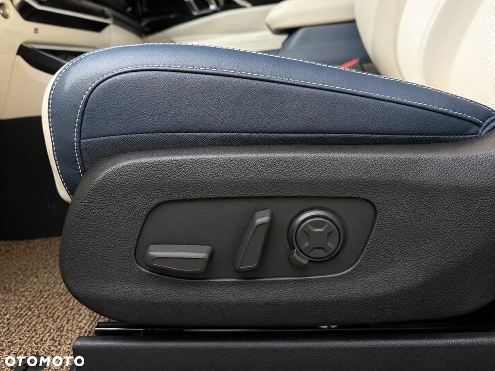 Kia Carnival - 10