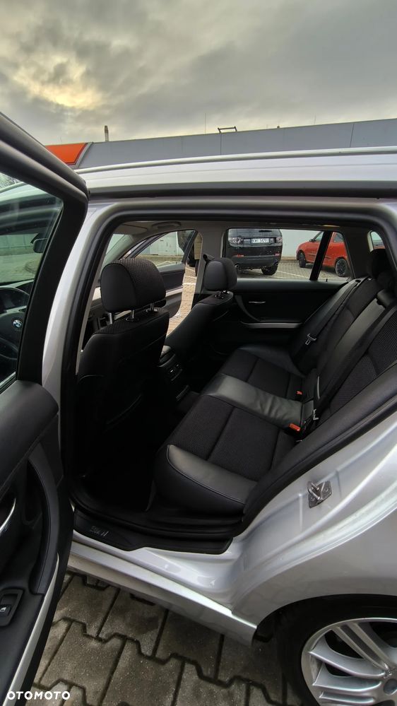 BMW Seria 3 - 35