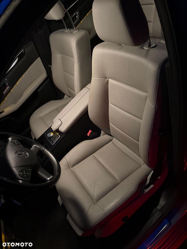 Mercedes-Benz Klasa E 350 CDI DPF BlueEFFICIENCY 7G-TRONIC Avantgarde - 4