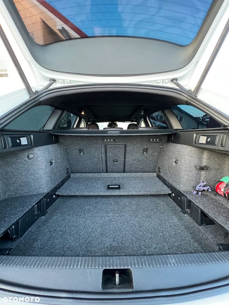 Skoda Octavia 2.0 TDI DSG RS - 32