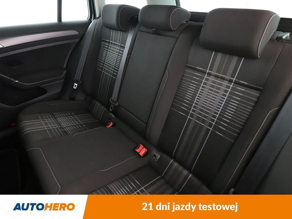 Volkswagen Golf - 14