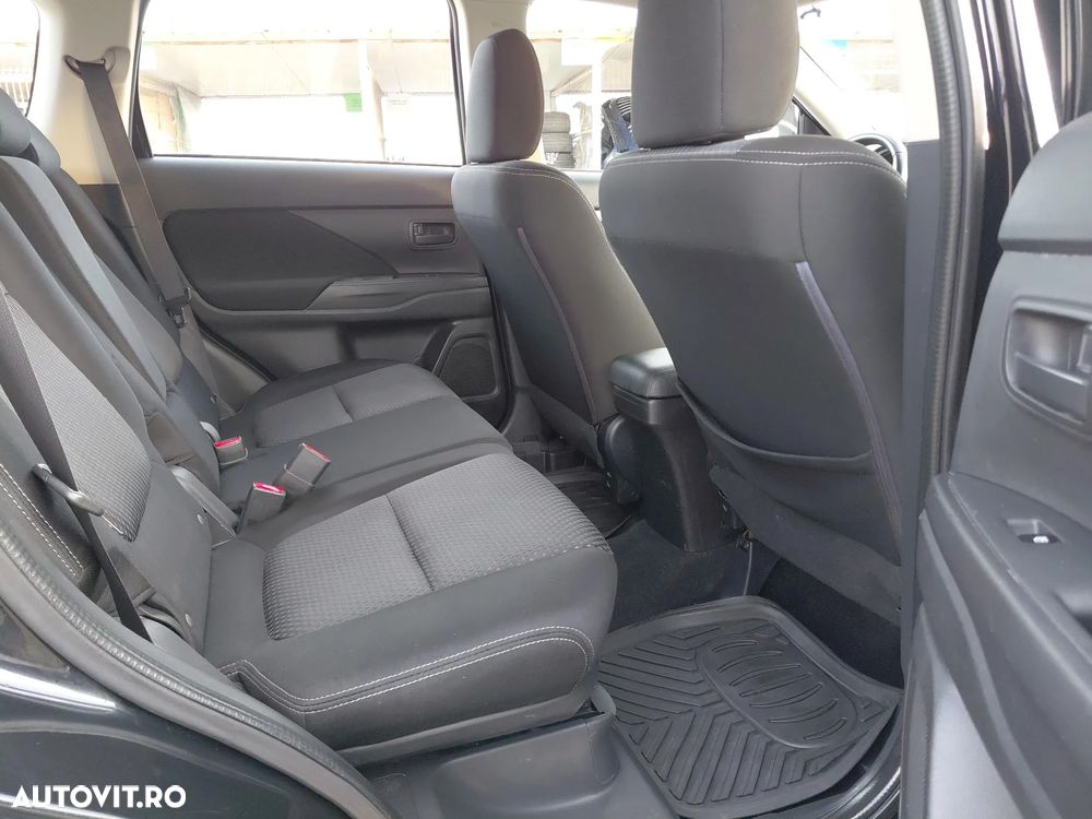 Mitsubishi Outlander 2.2 Litre DI-D AWD Instyle - 14