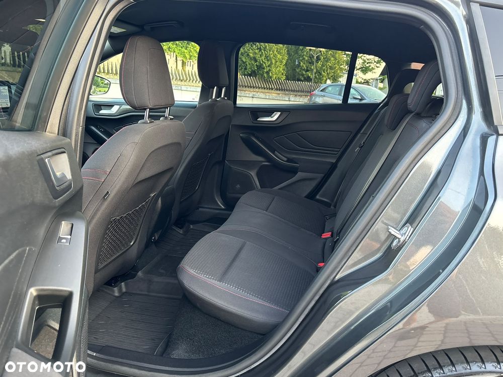 Ford Focus 1.5 EcoBlue Start-Stopp-System ST-LINE - 12