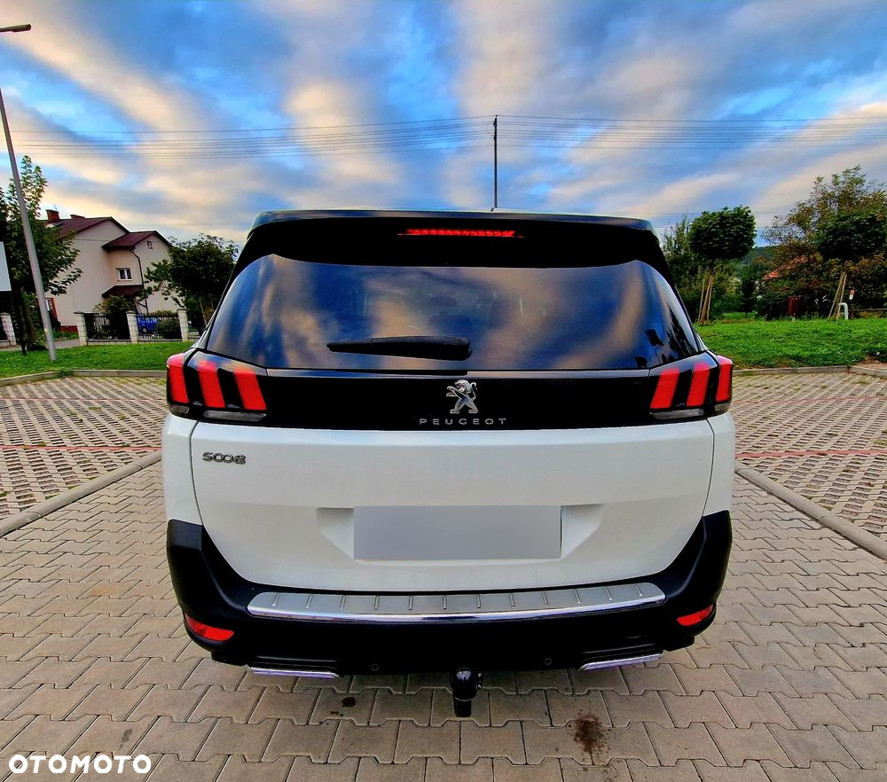 Peugeot 5008 1.6 PureTech Allure S&S EAT8 - 11
