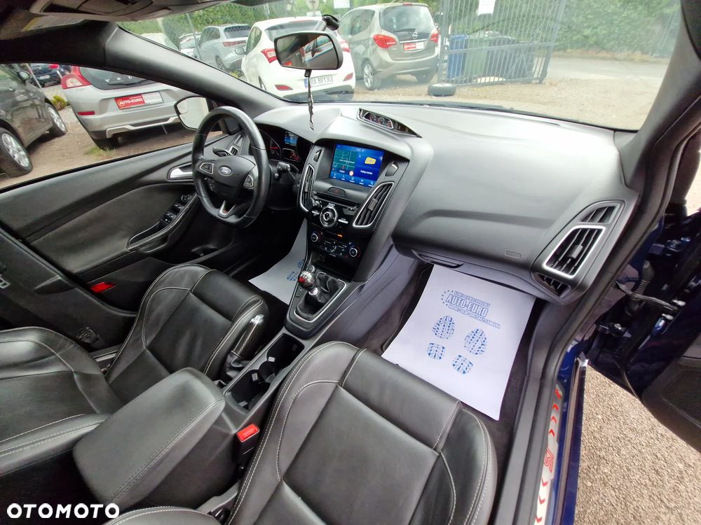 Ford Focus 2.0 EcoBoost ST mit Leder-Exclusiv-Paket - 22