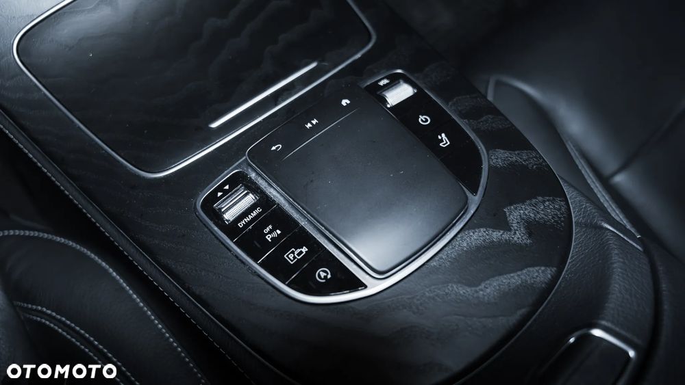 Mercedes-Benz Klasa E 400 d 4Matic 9G-TRONIC AMG Line - 4