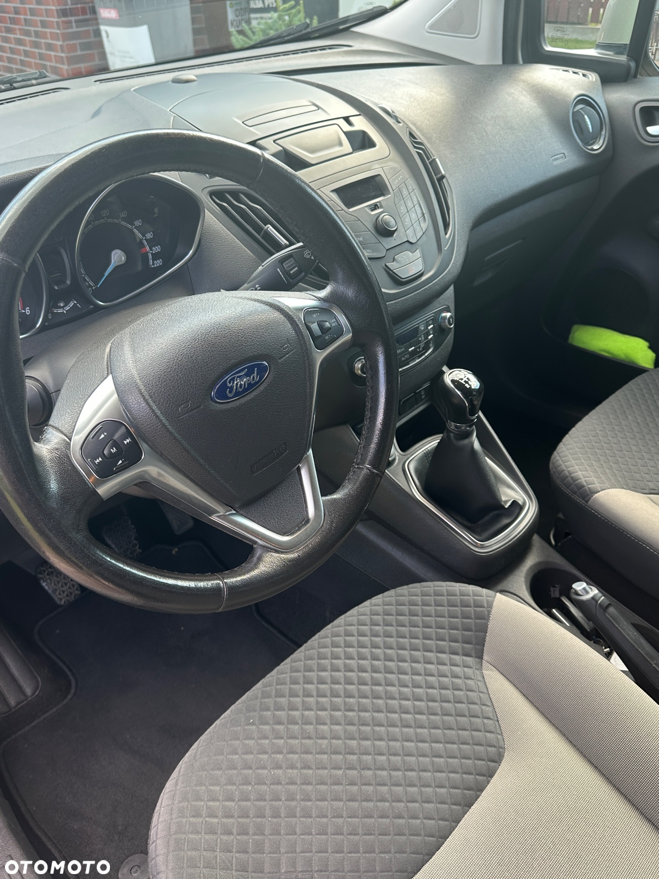 Ford Tourneo Courier 1.5 TDCi Titanium - 5