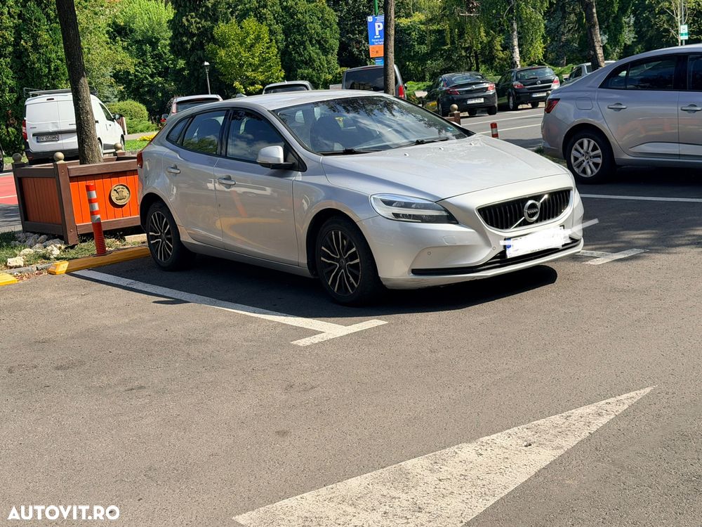 Volvo V40 D2 Aut. Momentum - 1
