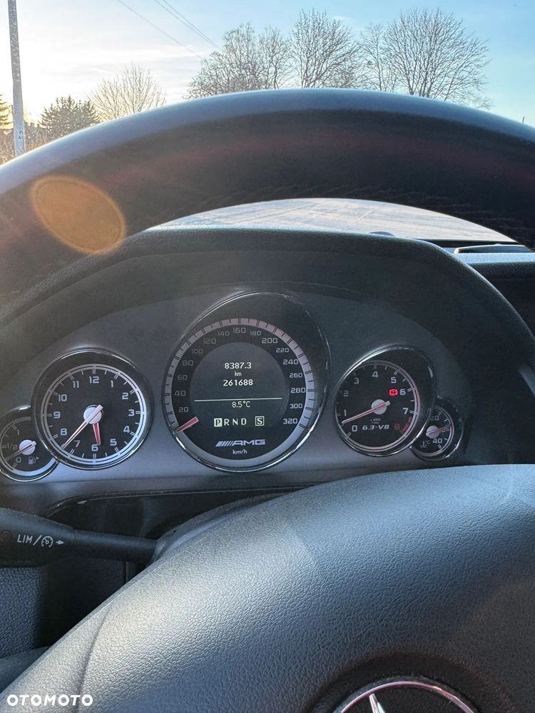 Mercedes-Benz Klasa E 63 AMG - 9